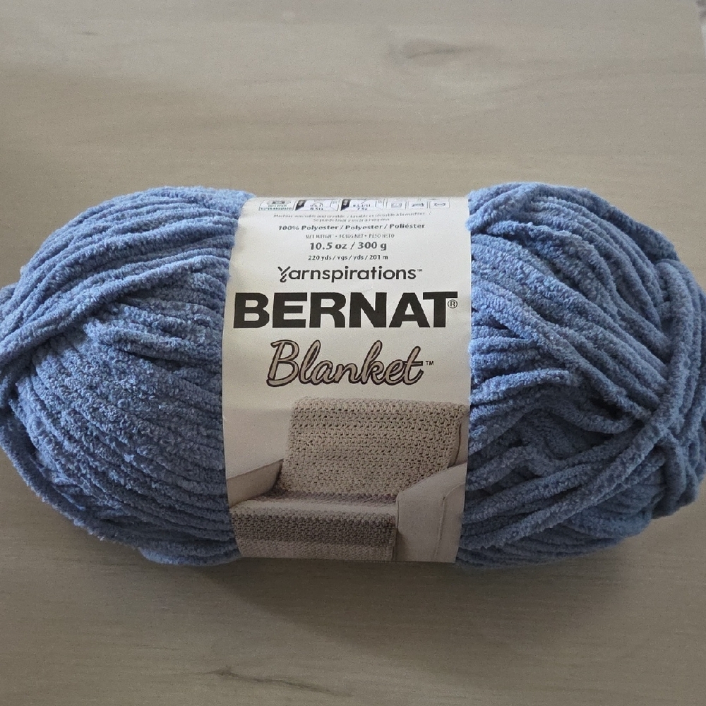 Bernat Country Blue Yarnspirations Superbulky Blanket Yarn 10.5 Ounce NEW